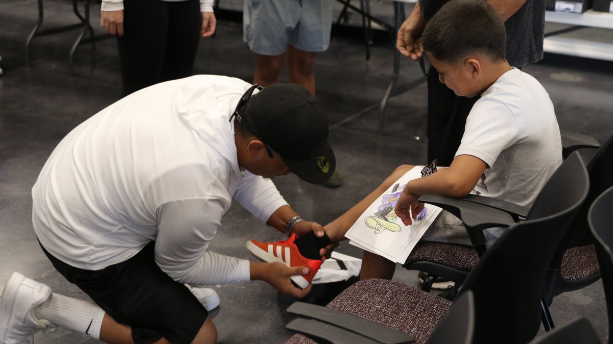 ELPASO_ISD's tweet photo. We're incredibly proud of Aaron and Alvin for investing in the next generation and showing that the spirit of service starts right here at El Paso ISD. ✅

#ItStartsWithUs #ElPasoISD #EPISD https://t.co/2rIYRmU63d