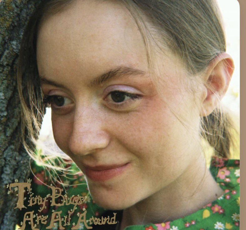 kaitter0505's tweet photo. 2026/07/18 Gabrielle Hope "Tiny Bugs Are All Around EP".
とんでもなく素晴らしいアーティストに出会った気がする, 20歳でこの完成された発声法と歌唱の表現力、淀みなく流れるメロディーの紡ぎ方、ギターだけで成立する。楽曲構成力、どこを見ても一級品すぎる。耳が幸せ。
#音楽好き #洋楽紹介 https://t.co/R33OOHlcV5
