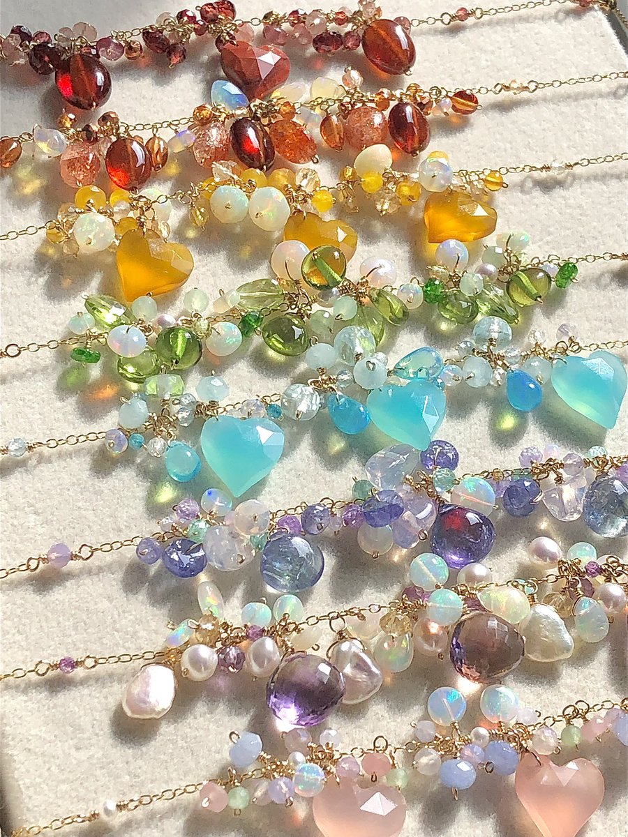 molto_mupico's tweet photo. おはようございます🕊

本日より #TOKYOハンドメイド祭 がスタートです✨️

定番人気のアクセサリーから、このイベントに向けてお仕立てした新作まで、たくさん並べてお待ちしております🕊🤍

個性的な天然石との出会いをぜひお楽しみください💎🌈

📍ブース：I-04
🗓 両日出展
🎫 入場無��� https://t.co/p5b3hWC23j