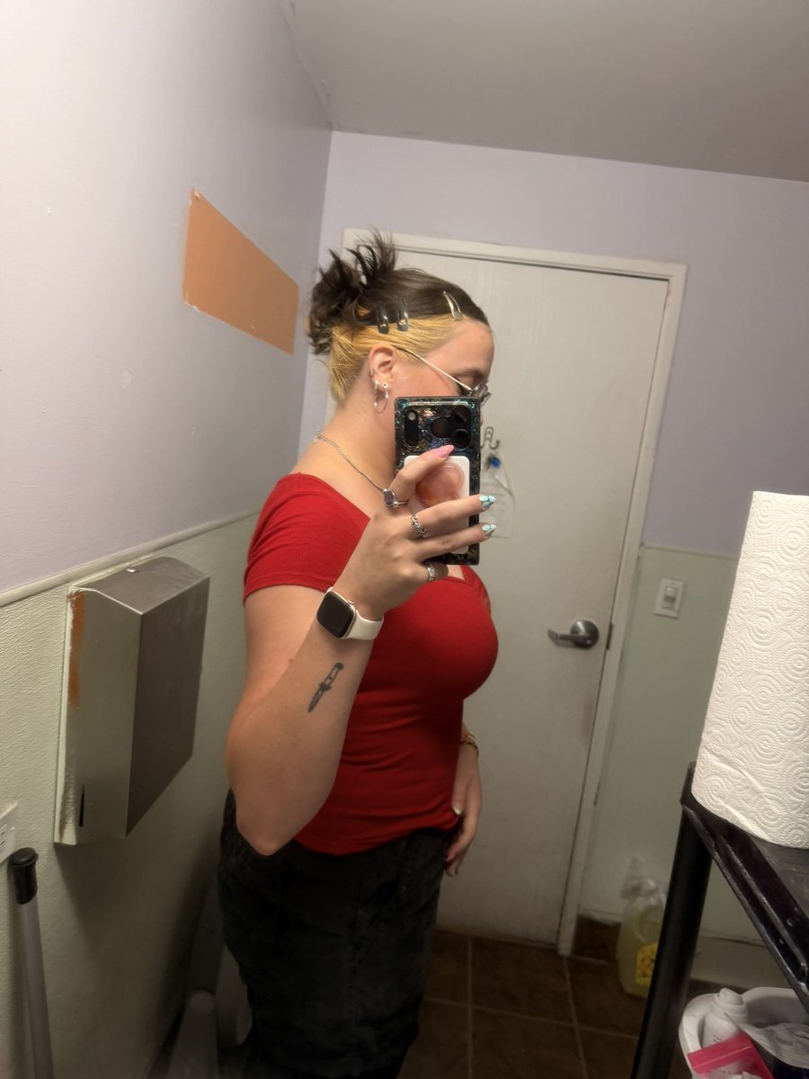 dang3rousbend's tweet photo. two different bun hair styles for joji concert. idk which one i wanna do bc one is a slick back and one is curly bangs. :,) i also look like a chud lmao https://t.co/I3lRcnruwM