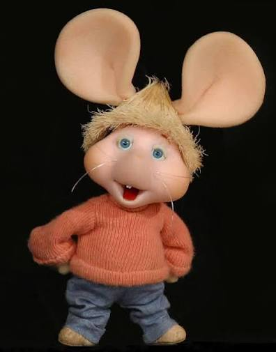 emma__ff's tweet photo. @JoaquinTeixeira Oh no, what a racist thing to do imitating Topo Gigio. Argentina is the worst... https://t.co/WxPJORTcaP