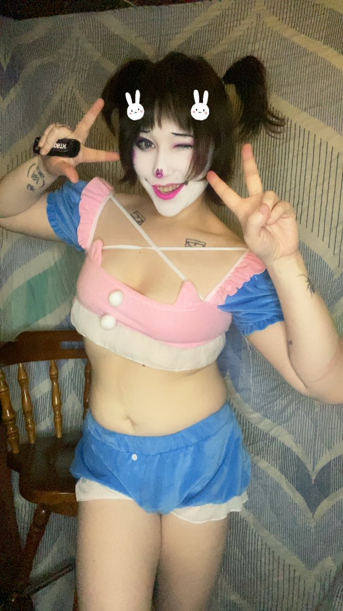 Clown_Skid's tweet photo. Come subscribe if you want to start worshiping me UwU I’m trying to grow a simp army, sooo you should join! There’s not many here yet so I’m super active when you interact~
https://t.co/LdXNjvi9sb
#clown #clowns #nsfwtwt #clowning #cosplay #cosplayer #cosplaying #model #femboy https://t.co/VUt1ZzjIdK