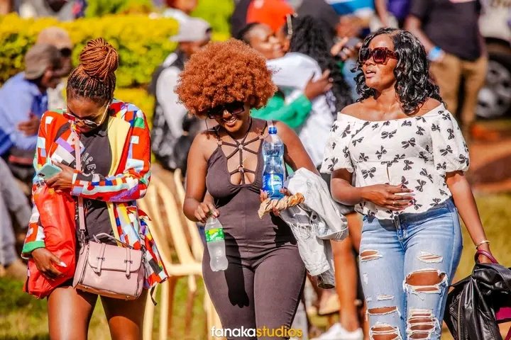 Keyos001's tweet photo. Nimejiita mkutano and we have resolved that ,I have absolutely No reason to miss Embu 7s 😂 Like why should I miss This Fantastic Event..
#Rugbyke https://t.co/FN5rErIIYv
