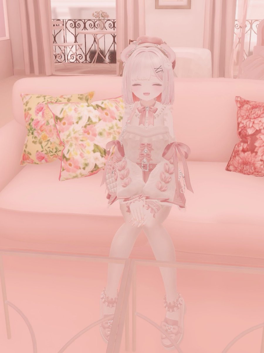 Milfy_421's tweet photo. 写真いっぱい撮ってもらっちゃった！💕
かわいいワールドでお写真撮るの楽しい！😆

 #VRChatPhotos  #VRchat  #VRC https://t.co/yi0LGCp2eF