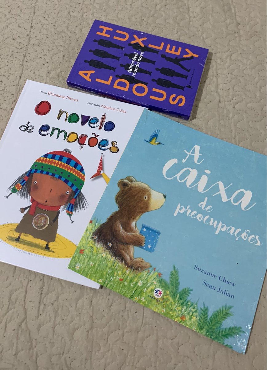 loiramilkshake's tweet photo. fiquei muito beba esses dias e comprei esses livros que chegaram hoje
certamente um recado subliminar para a minha eu sóbria: você precisa de ajuda para manejar suas preocupações e regular suas emoções enquanto vive no admirável mundo novo!!!!! https://t.co/UEnrli6tG8