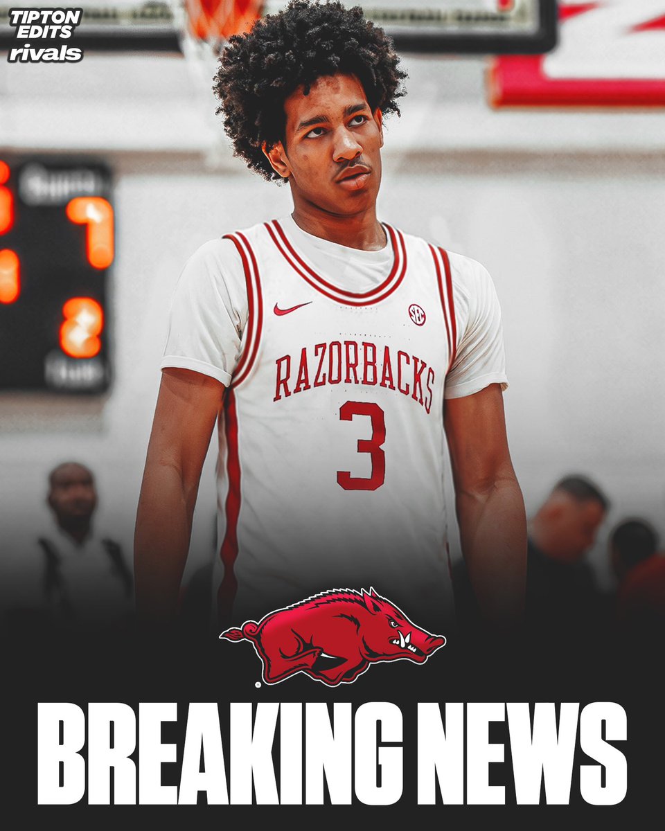 JoeTipton's tweet photo. NEWS: Arkansas commit Davion Thompson is reclassifying into the 2026 class to play for the Razorbacks this season, he told @Rivals.   The 6-2 point guard was a top-25 overall recruit in the 2027 class. 

https://t.co/qN2mKFHtnt https://t.co/Ddg4YVPCBl