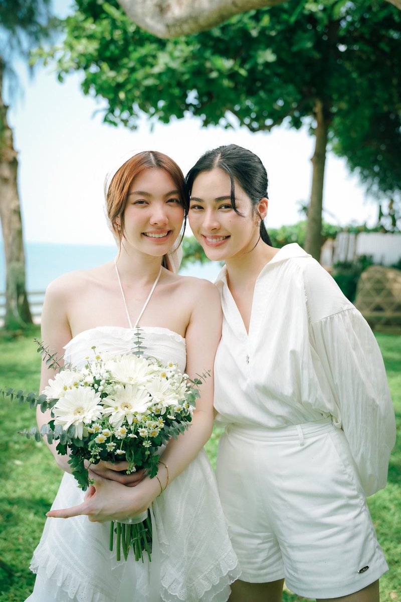 Emily130126's tweet photo. GA ĐỒ ĂN VẶT
Lại là Emily đây dù hơi bận với dealine cv nhưng vẫn tranh thủ lên Ga cho cả nhà. Emily sẽ tặng cho 2 bạn may mắn 2 phần tặng như hình bên dưới nhé.
Quà tặng gồm combo: bánh tráng xì ke + muối TN + bộ card hand made by me(như hình sau)
thể lệ tham gia : TYM + RT + CMT không giới hạn kèm KW AND HAGTAG
CHÚC CẢ NHÀ MAY MẮN NHOAAA

LINGORM ILF EP5
#วาดฝันวันวิวาห์EP5