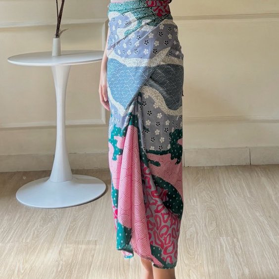 flowerrosessis's tweet photo. kapan lagi nemu rok lilit secantik ini under 60k ajaa??? murah banget ga sih ini jatuhnya?🥹🥹💗💗 https://t.co/fFN4Un1sLu
