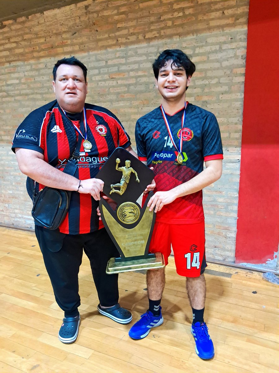 ucholuis's tweet photo. Llamame Campeon de la Metropolitana de Hamdbol, Categoría u14, u16 y Junior #Gladiadores del 14 de Julio Hamdbol 🔴⚫️🔴⚔️🏆🏆🏆 https://t.co/M6C0SogRW3