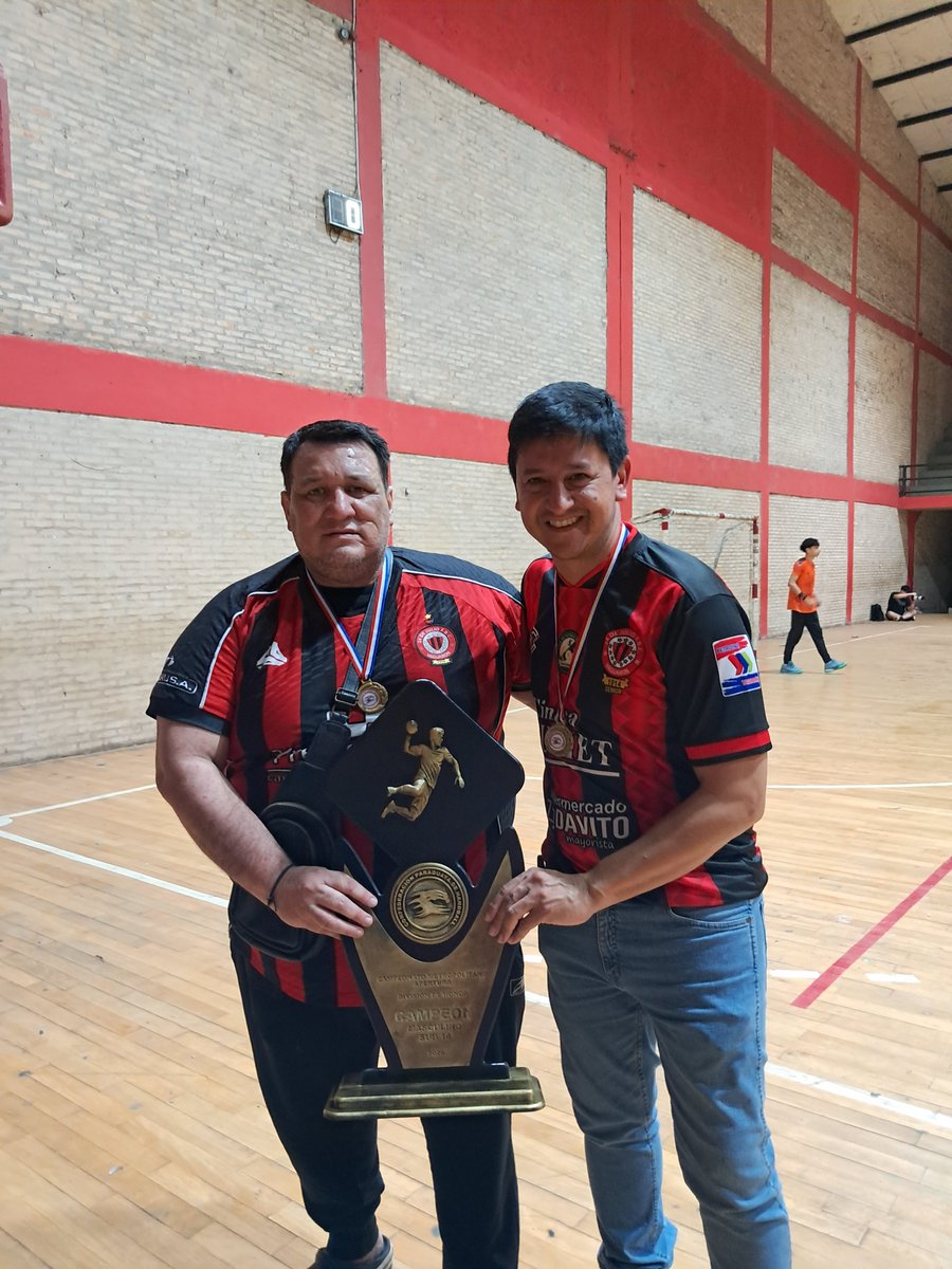 ucholuis's tweet photo. Llamame Campeon de la Metropolitana de Hamdbol, Categoría u14, u16 y Junior #Gladiadores del 14 de Julio Hamdbol 🔴⚫️🔴⚔️🏆🏆🏆 https://t.co/M6C0SogRW3