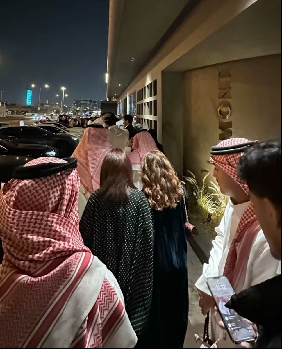 سـ tweet media