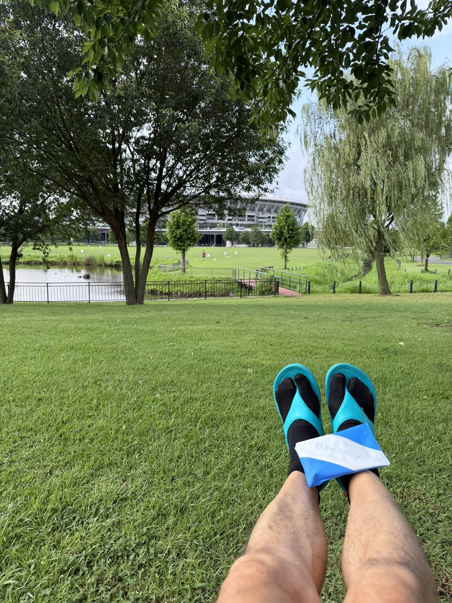 donainattonnen's tweet photo. 今朝の朝ラン♪
散歩からの日産スタジアム��るぐる、新横浜公園ぐるぐる！
めっちゃ汗かいたので💦Coke ONのドリンクチケットでアクエリアス600mlを買うて飲んだが、乾いた大地に霧吹きかけてるようなもんで即完飲笑
ファイト💪
#台湾サンダル
#メキシコシティマラソン
#MaratonCDMXTelcel https://t.co/wP4jriNInT