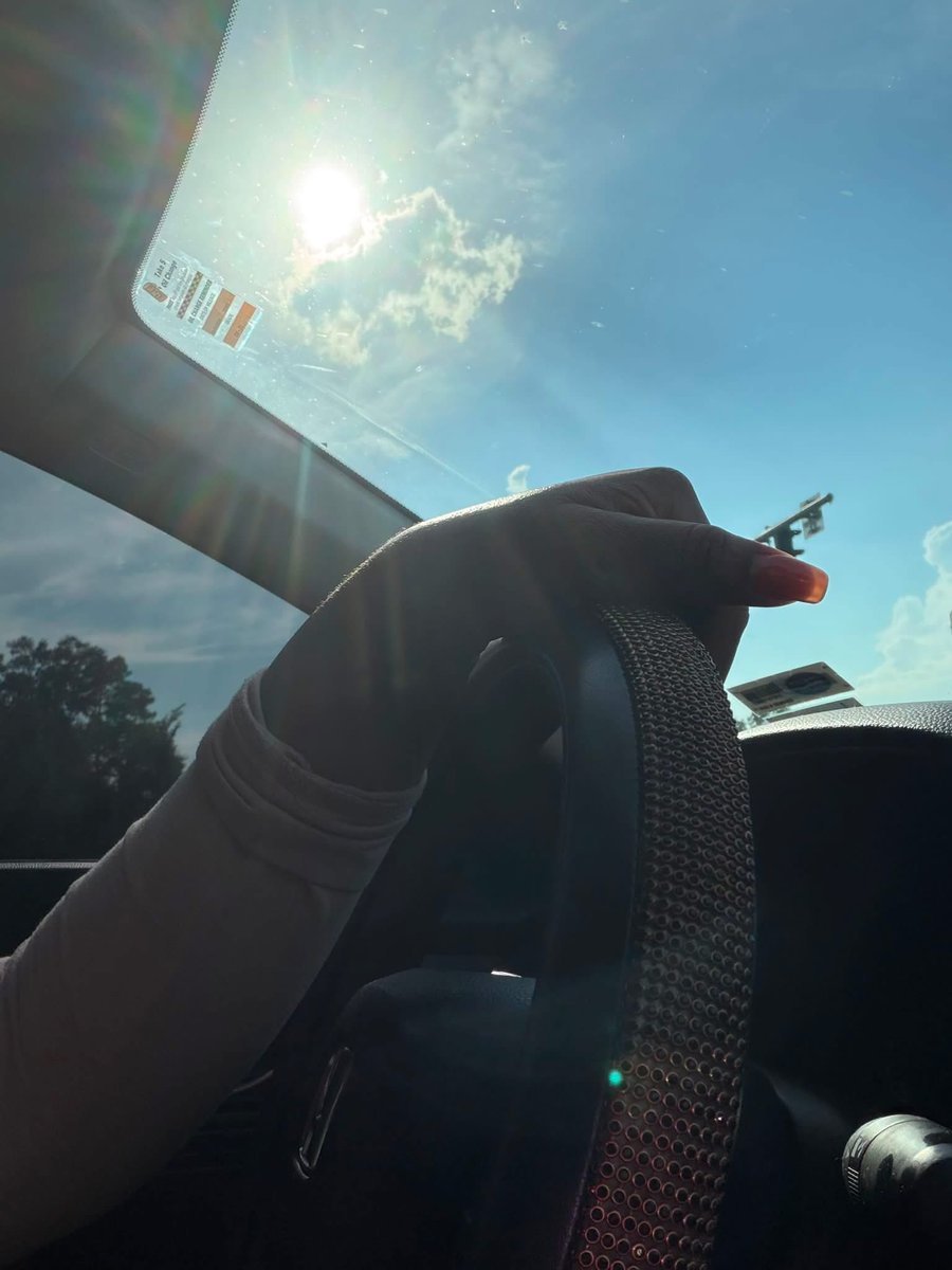 layxsnv tweet picture
