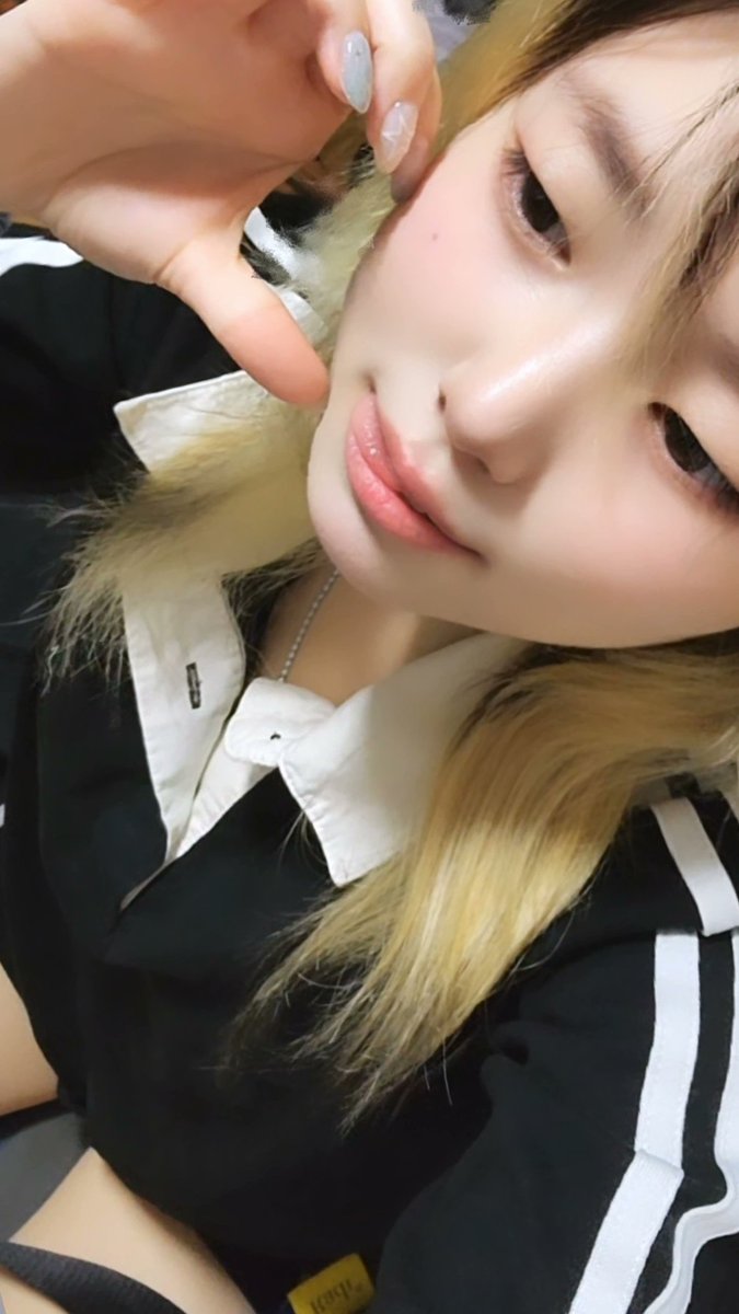 Chiy0w0S's tweet photo. 보고싶어어어 https://t.co/SfJn5RVpBl