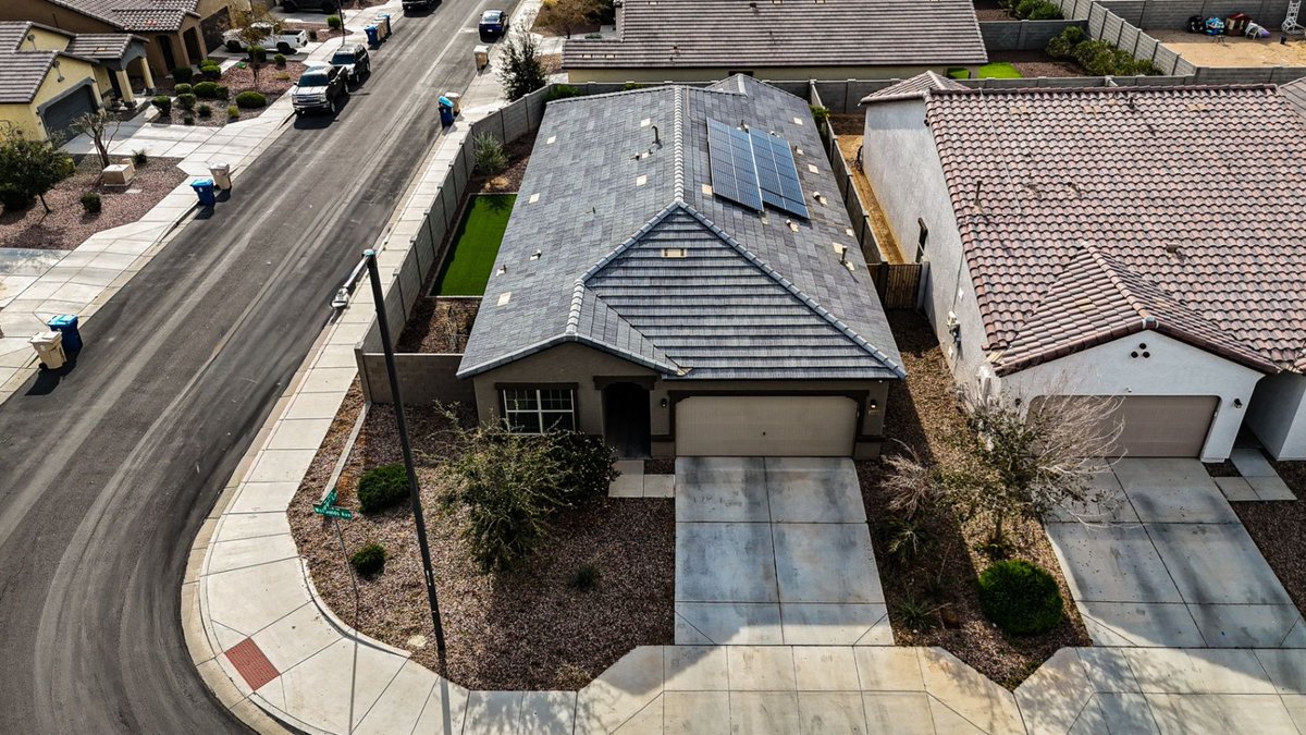 CharlesATexidor's tweet photo. JUST SOLD: 20001 W Woodlands Ave! 🏡 15 open houses, high rates, and new construction competition: we zigged when the market zagged. Success in a tough market takes a relentless plan. Proof that who you work with matters! DM for our 'Zig Zag' strategy. 🚀 #JustSold https://t.co/OHm1qXpnNC