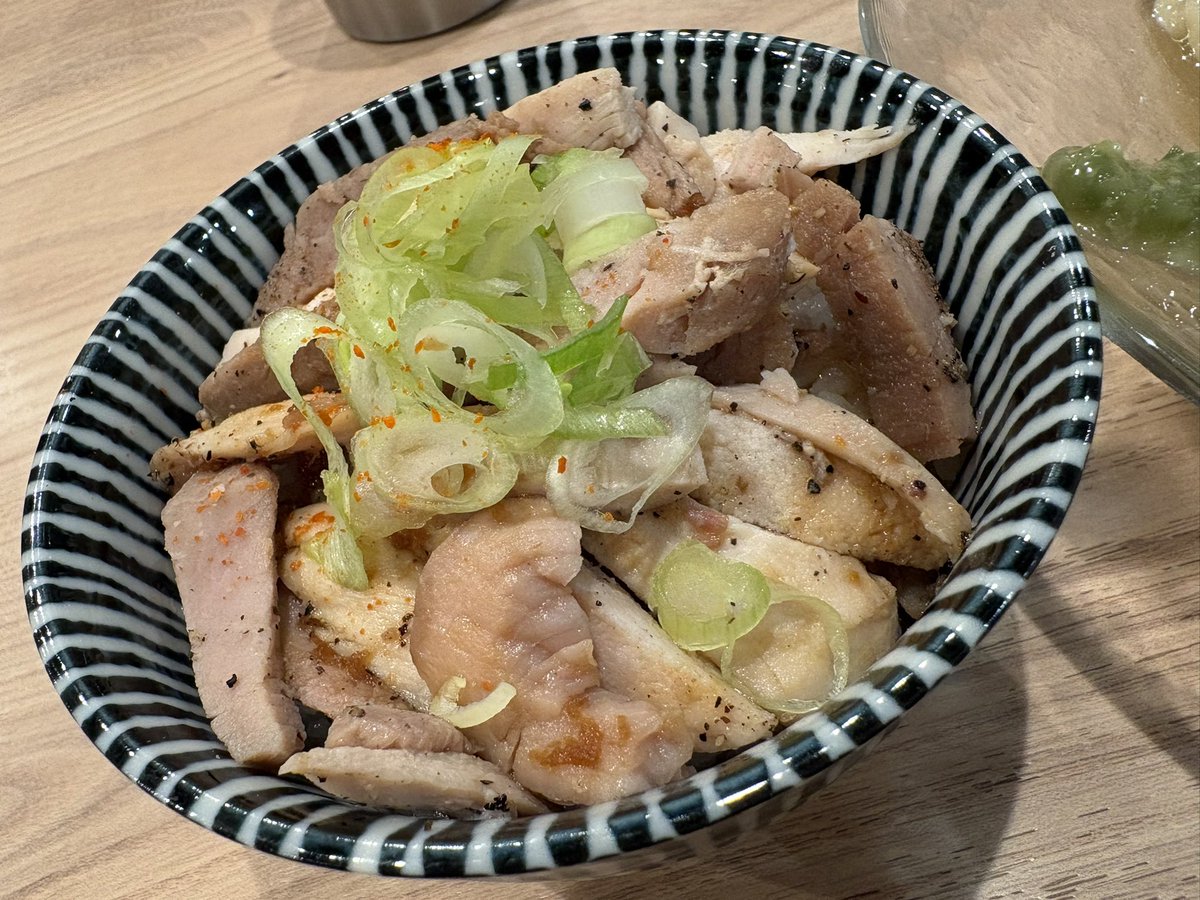 rb_kli's tweet photo. 麺処 にし尾

🍜〜煮干し昆布水冷麺〜ニボコン　※追い飯付　
🥢肉ご飯
🍻ビール

今年初のニボコン🙌
今回は塩味！
ニボコン食べると
🌻夏が来たーーー！🌻ってなる😊
今日もすごく美味しかったーーー！ https://t.co/NeArqqRZco