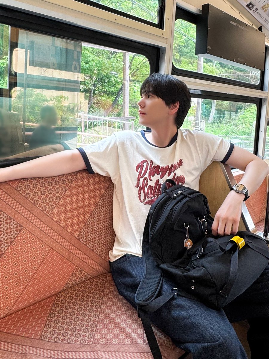 keitadj3's tweet photo. #スーパージュニア キュヒョン、日本テレビ「#ぶらり途中下車の旅」箱根登山電車でぶらり旅へ

ただ今、出演中。箱根へは10回以上来ていて、ロマンスカーが好き。今回もお店に入る時に『いらっしゃいませ』って言っている

24年6月横須賀線の旅、25年8月海浜鉄道・常磐線の旅に続き3回目の出演 https://t.co/w1K9CzJEbv