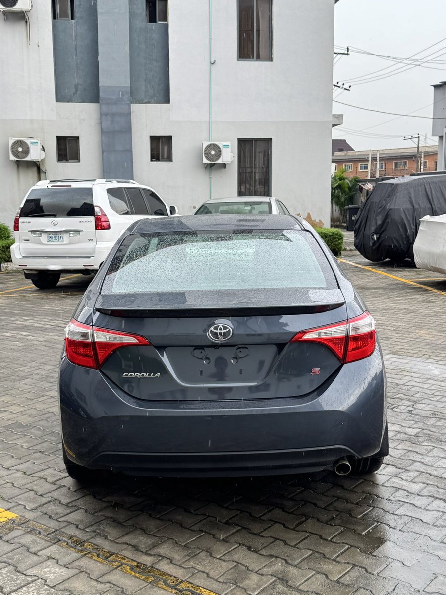 Fame_104's tweet photo. I’ve got 2 cars for sale.  
2014 Toyota Corolla Sport  with sun roof and reverse Camera 24k mileage 
14,000,000 Blue

And a 2016 Toyota Corolla withSport reverse camera and 24k mileage too 
15,500,000

You get a Full Tank btw and 100k for Referall🤔. Customer might be on your TL https://t.co/sPpGJx9mXL