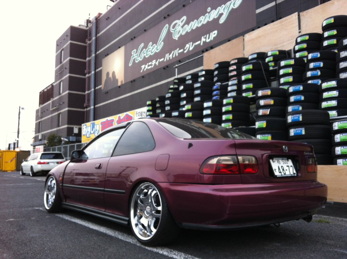 Sakkyunharaguro's tweet photo. 賛否分かれそうなメッキホイール時代のEJ1シビッククーペ。私は結構好きでした。
USっぽいと当時言われたけどそらゃそーだこれ元々アメ車だぞ！思ってました。アメ車にUSっぽいってどーゆーことだよw https://t.co/7jbmlegzit