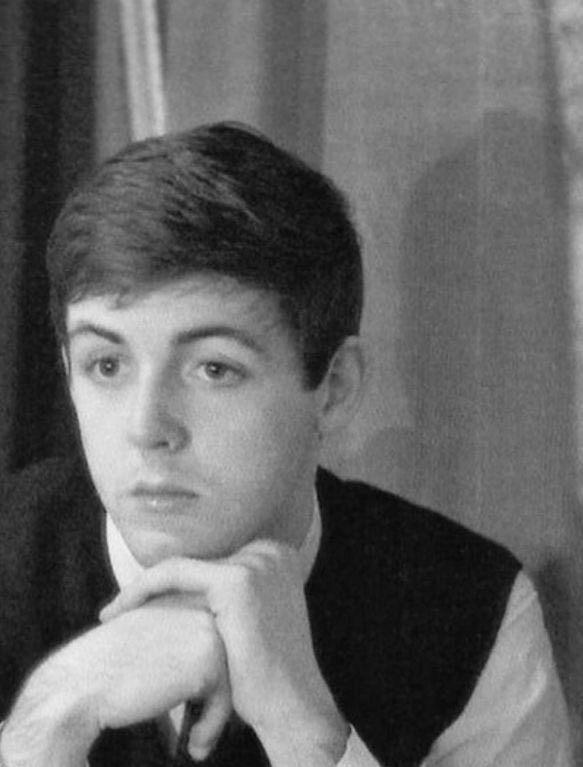 1965lennon's tweet photo. thinking of getting a mod cut which is whatevs https://t.co/eogGvbmbZS