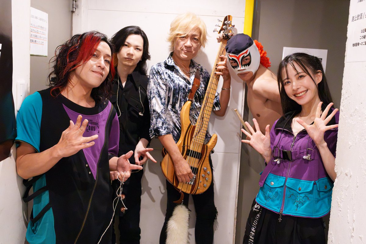 RISINGMOON136's tweet photo. soLiさんライブ無事終了〜！
演者もお客様も皆様素敵でした！
次にsoLiさんとご一緒するのは８月末のジャンボジャンボリージャパン略してJJJ！
RISINGMOONバンド引き連れて参加です！
コチラもめちゃ楽しみ〜♫
(^_^)v https://t.co/CWFJ8l4ME4