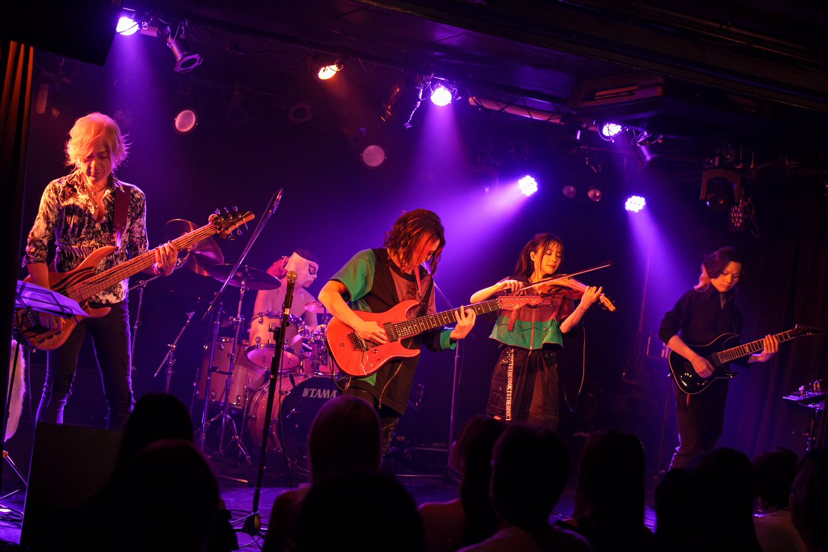 RISINGMOON136's tweet photo. soLiさんライブ無事終了〜！
演者もお客様も皆様素敵でした！
次にsoLiさんとご一緒するのは８月末のジャンボジャンボリージャパン略してJJJ！
RISINGMOONバンド引き連れて参加です！
コチラもめちゃ楽しみ〜♫
(^_^)v https://t.co/CWFJ8l4ME4