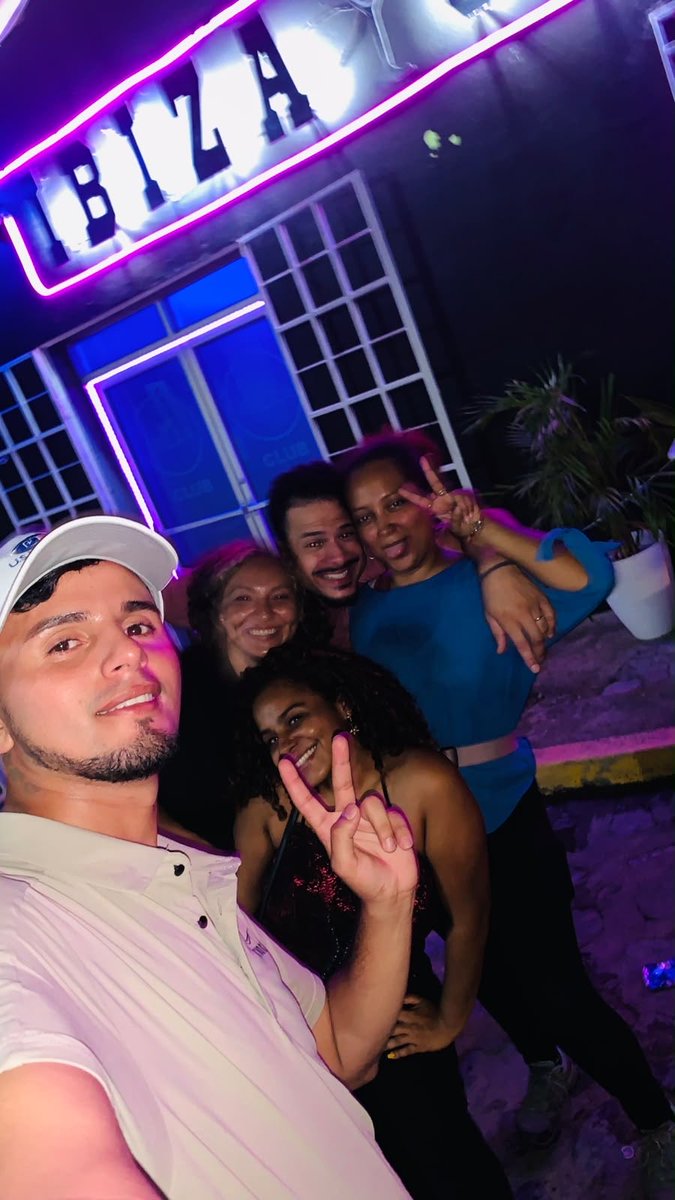 drdncr's tweet photo. La única sobria era yo 🤣 https://t.co/s533j4NdcE