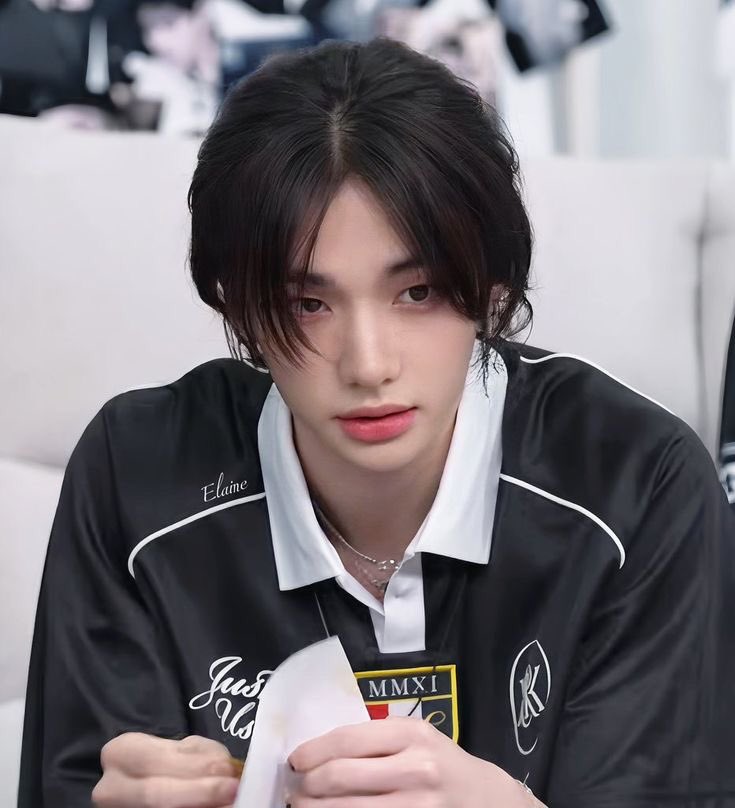 hwanglixn's tweet photo. #hyunlix au fem | Our Youth

Hyunjin Hwang uma aluna exemplar e filha da diretora do colégio, é conhecida por ser fria, popular e manter todos à distância.

Felix Lee uma aluna transferida da Austrália, gentil, extrovertida e apaixonada por confeitaria, conquista facilmente a ⤵️ https://t.co/wMCFon3FXF