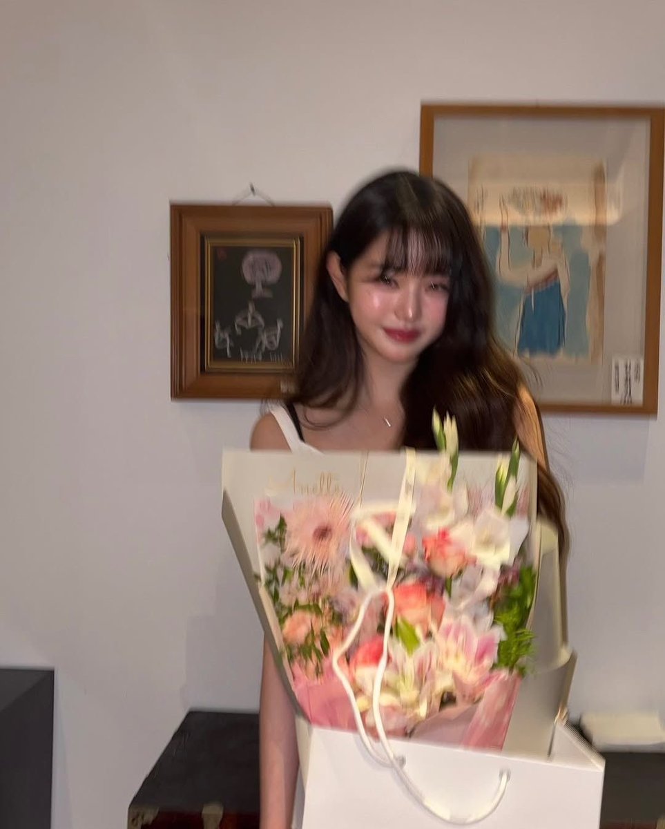 no context wonyoung tweet media