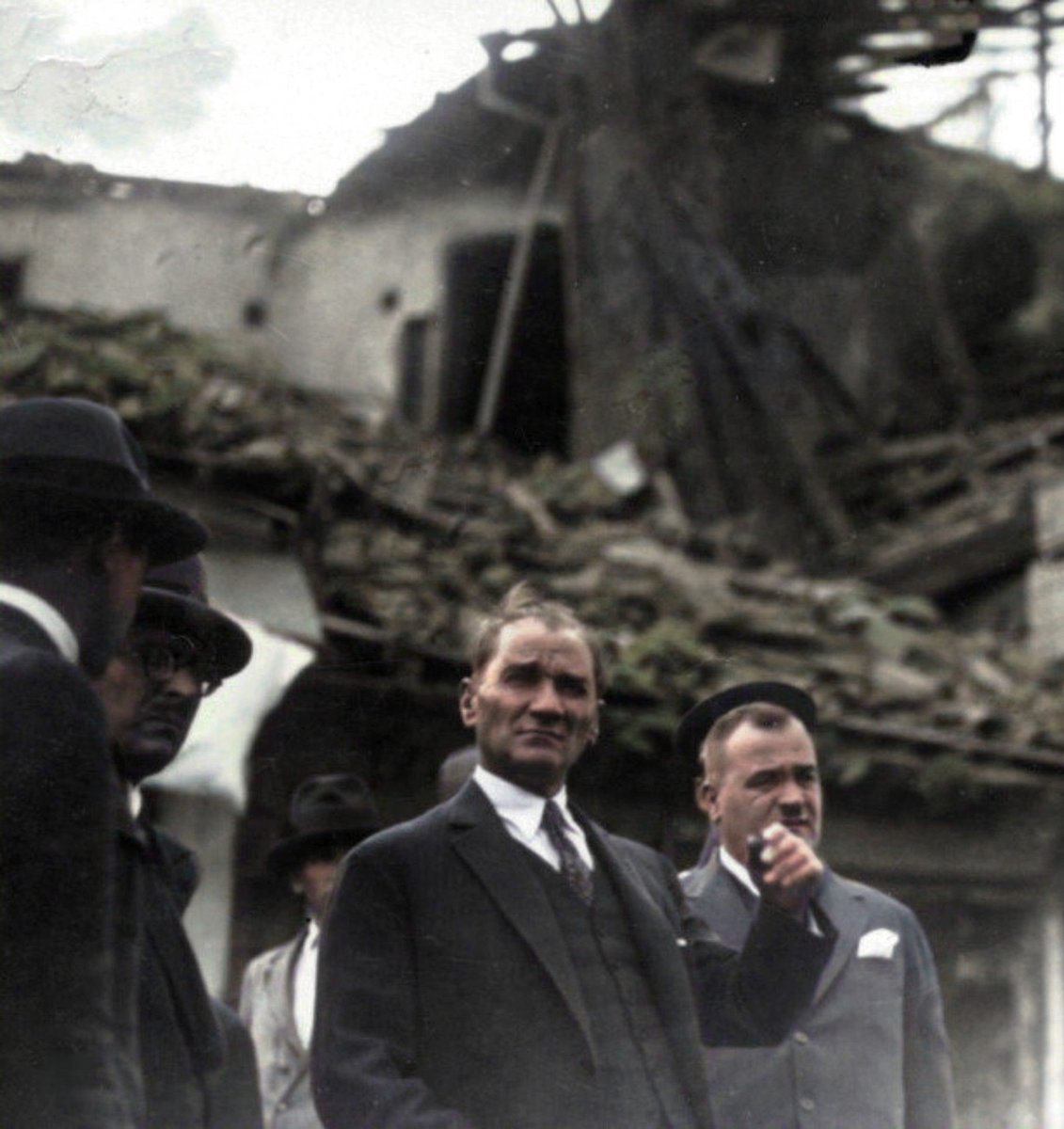 kronikkdokuman's tweet photo. 97 Yıl önce Atatürk Ankara'da. (18-19 Temmuz 1929) https://t.co/EnpOKkQZSF