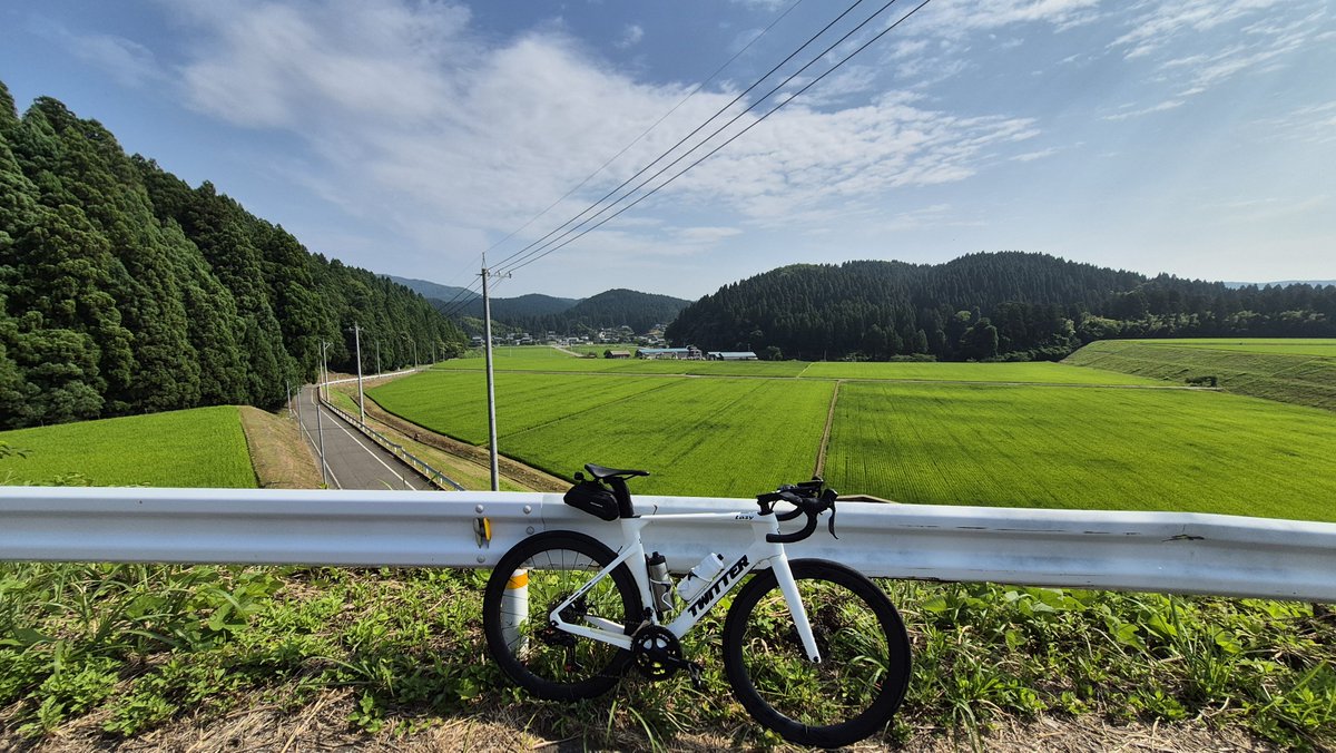 Lazy_Road's tweet photo. 夏の早朝ライドより無事帰宅！
9:30で既に35℃くらいありました笑
最後までしっかり汗が出ていたので、ちゃんと補給できていたんだと......思います🤣

#ロードバイク
#ロードバイク乗りと繋がりたい
#ロングライド
#イマソラ
#TwitterBikes https://t.co/uCq1ZHQKAO