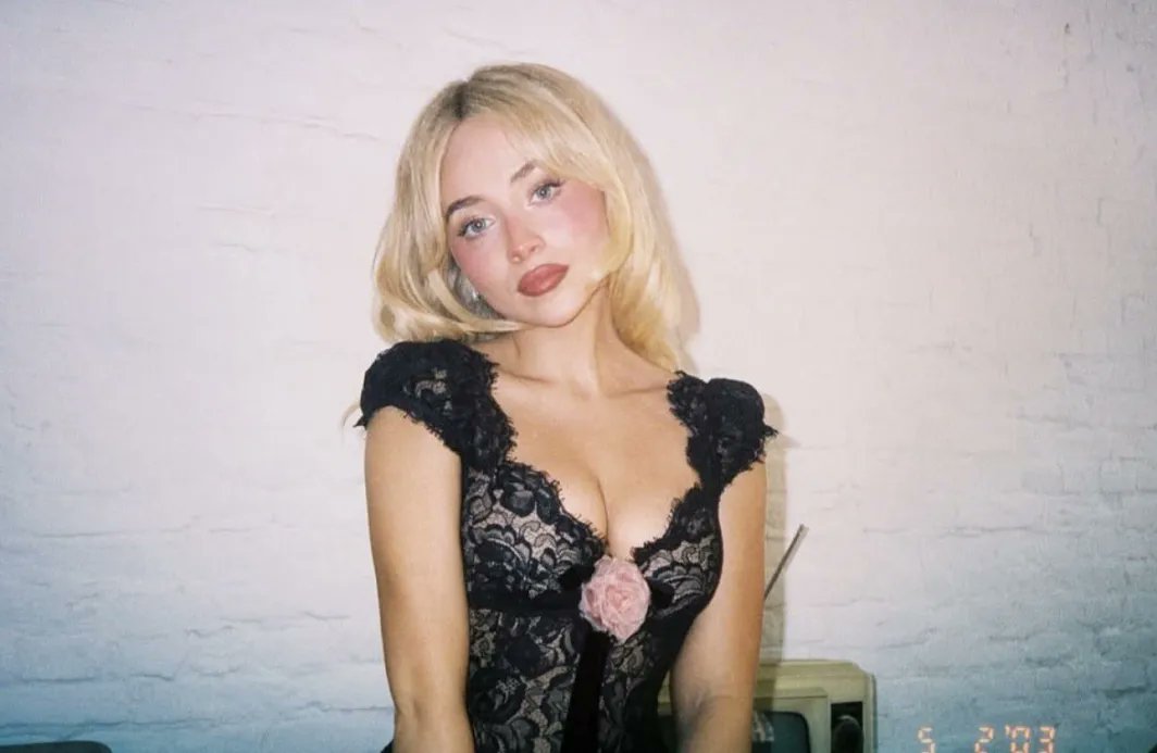 cocksncelebs2's tweet photo. I can't engage with girls I find pretty in a normal way anymore my mind just immidiately goes to smacking my dick on their faces and covering their chests in cum❤️ https://t.co/pKh8syZJns