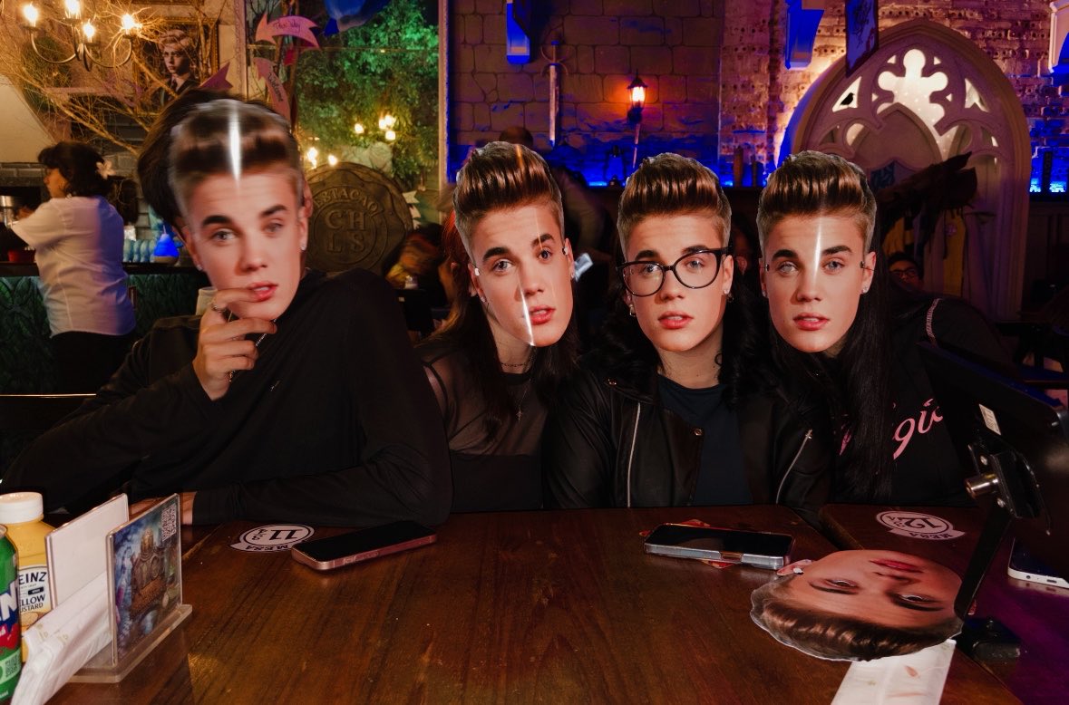 sabisulista's tweet photo. Bieber fever is forever 💜 https://t.co/X2lDeZ4Epp