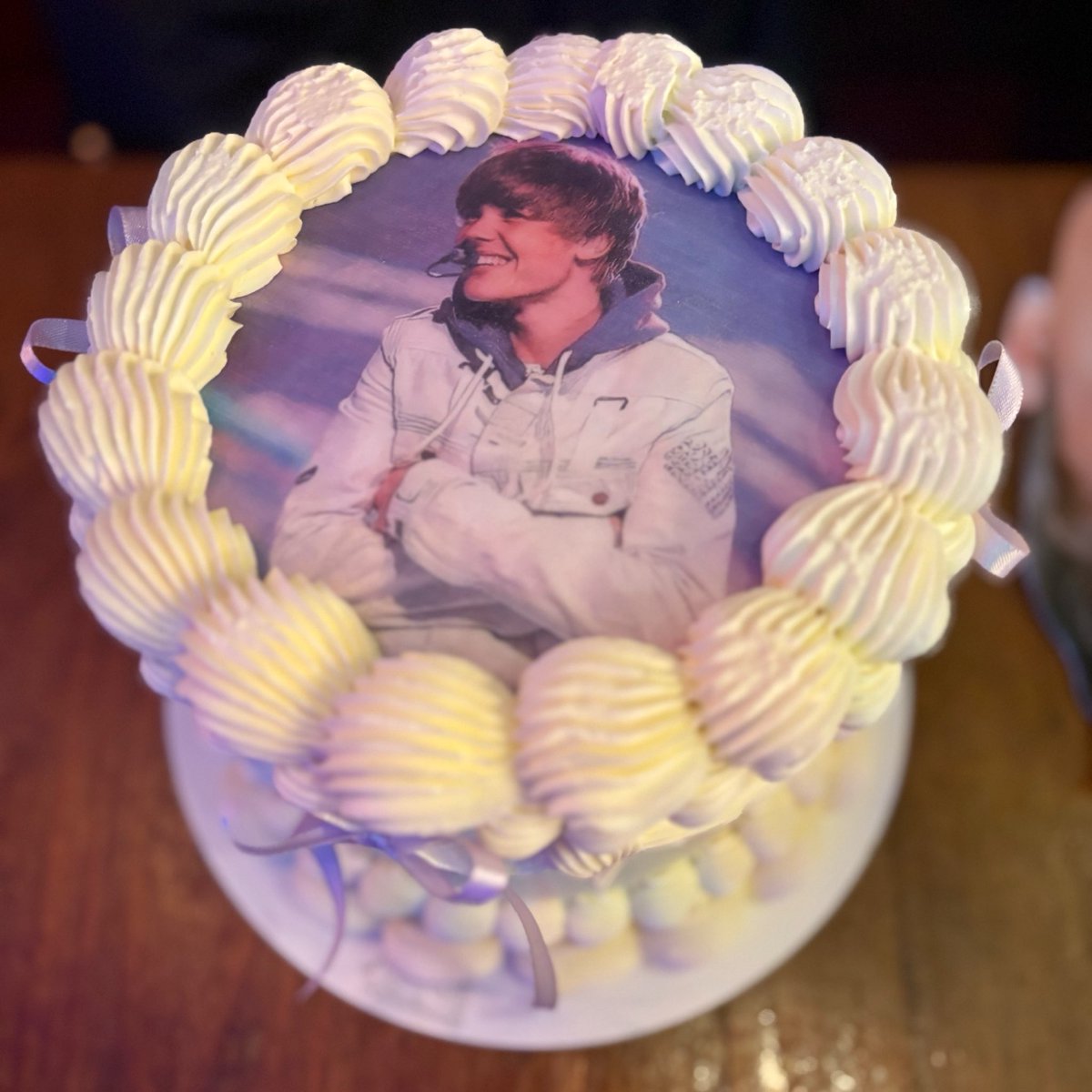 sabisulista's tweet photo. Bieber fever is forever 💜 https://t.co/X2lDeZ4Epp