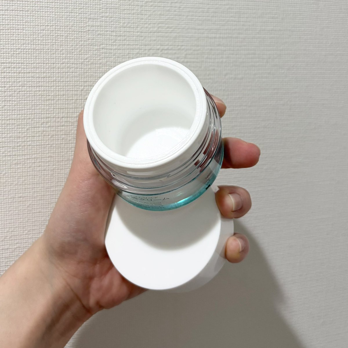 Cocecocconano's tweet photo. ソフィーナipのゴールデンタイムリペア　深夜浸透クリーム使い切り💆🏻‍♀️
香りが強いけどソフィーナipの香り好きなので私的には問題なし！
ジェルとクリームの間くらの質感に感じて、結構減るの早かったかも！
冬〜春に使ってたけど、夏〜秋とかに合う気がする！
#使い切りスキンケア
#こつこ使い切り https://t.co/YlkIjIrJnF