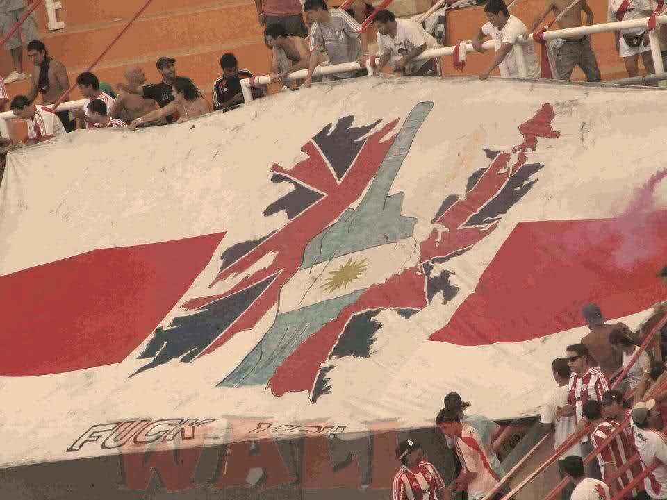 MedioRiver's tweet photo. Uno de los mejores trapos de la historia de River Plate. https://t.co/S4Oz3KRqe5
