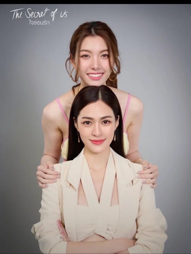 KwongTrendology's tweet photo. Netflix ได้เปิดเผยรายชื่อซีรีส์ GL (Girls’ Love) ของไทยที่มียอดรับชมสูงที่สุดบนแพลตฟอร์ม (อ้างอิงจากข้อมูล Netflix Engagement Report 2026)

🎉 ขอแสดงความยินดีกับ The Secret of Us และ Only You ที่พา BEC World คว้า อันดับ 1 และอันดับ 3 ในลิสต์ซีรีส์ GL ไทยที่มียอดรับชมสูงสุดบน Netflix โดยที่

🥇 อันดับ 1: #TheSecretOfUs  (ใจซ่อนรัก) — 1.9 ล้านชั่วโมงรับชม และ 10.1 ล้านชั่วโมงต่อความยาวซีรีส์

🥉 อันดับ 3: #OnlyYouTheSeries (เพียงเธอ) — 600,000 ชั่วโมงรับชม และ 6 ล้านชั่วโมงต่อความยาวซีรีส์

🔗https://t.co/Lm7n2J9IxY

CR. Netflix,reddit
#Linglingkwong‌ #หลิงหลิงคอง‌ 
#หลิงออม‌ @linglingsirilak