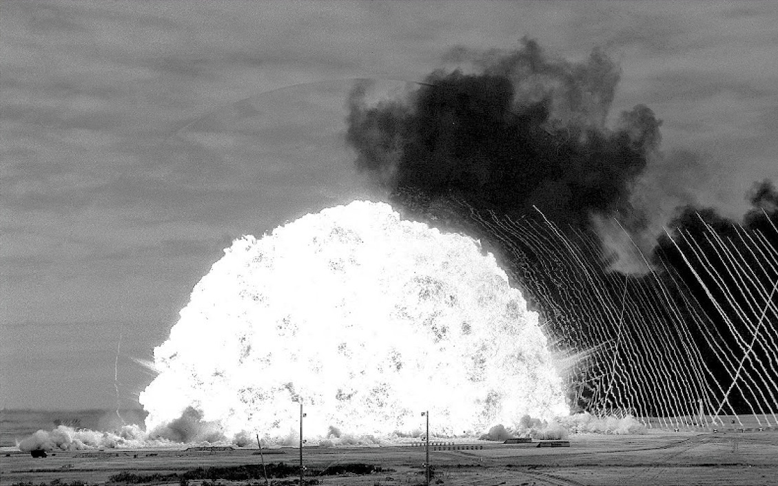 atomicarchive's tweet photo. Detonation of a 500-short-ton hemispherical surface charge of TNT to simulate the effects of a nuclear explosion. Canada, July 17, 1964. https://t.co/KJSRIcr1Rc