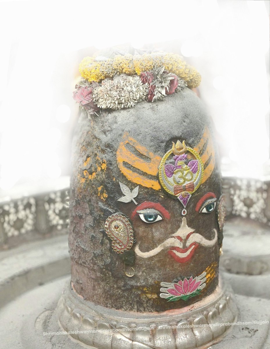 CArvindbhushan's tweet photo. -*ज्योतिर्लिंग बाबा महाकालेश्वर जी की दिव्य और आलोकीक भस्म आरती*  
 *18-07-2026 
 आज तिथि आषाढ़ शुक्ल पक्ष चतुर्थी https://t.co/lluvWC5wv4