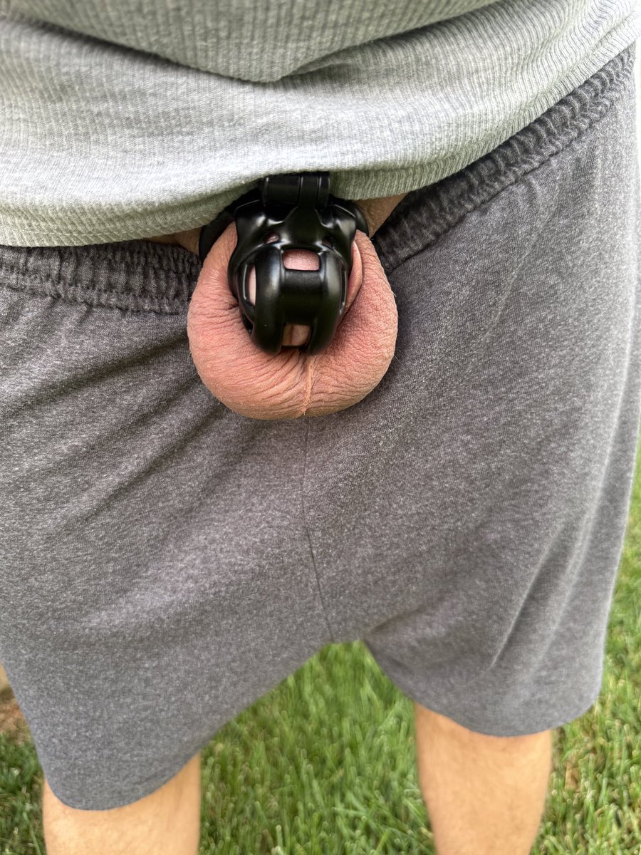 INKinkCaged's tweet photo. Day 42-Watering plants and snapped these pics, full view of the road. 
Changed my X username to better reflect caged rather than a switch, not sure I ever qualified as that. To celebrate let’s do a 36hr challenge to see how much more 🔐time. Details in comments.
@GayChastity_RTs https://t.co/4dkeSmE1tE