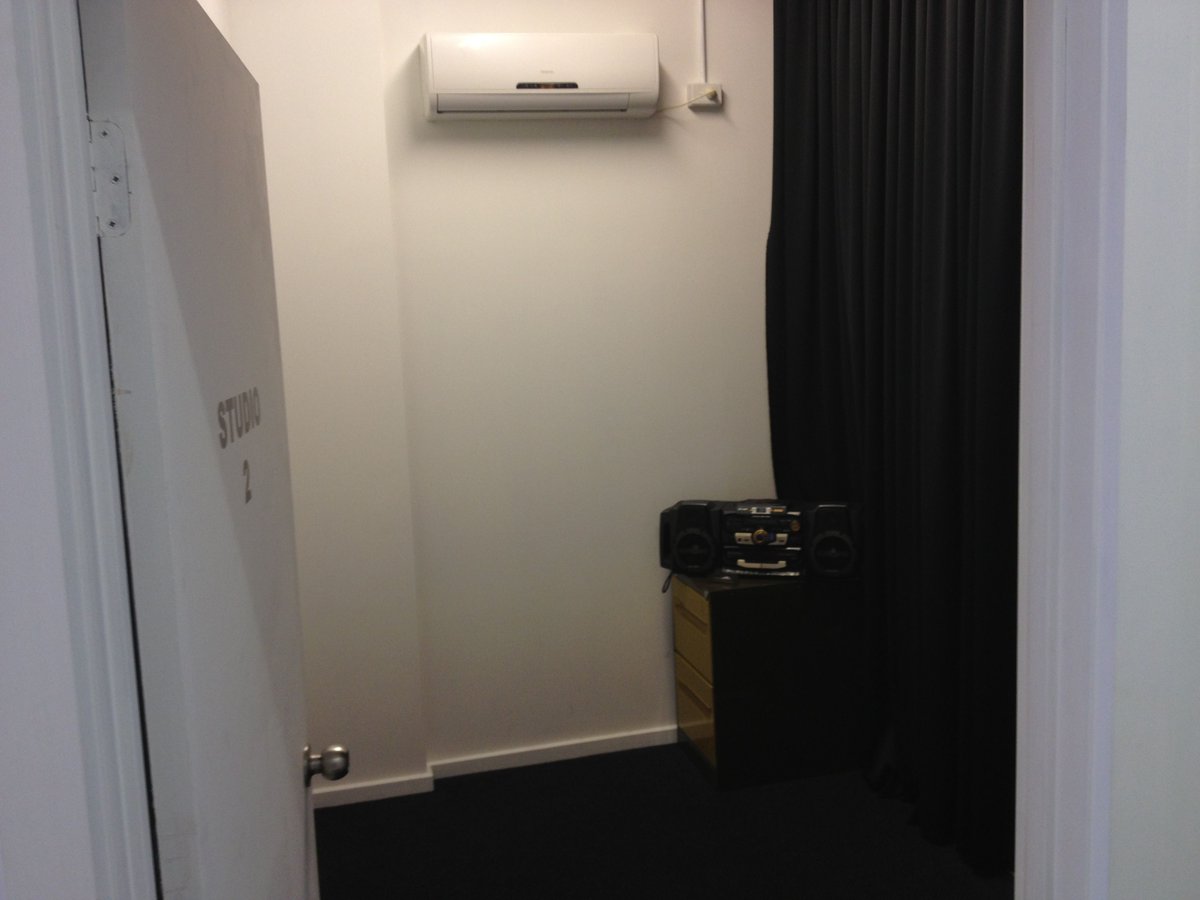 VSAaustralia's tweet photo. AFFORDABLE PRIVATE STUDIO OR OFFICE FOR LEASE – BAYSWATER $375/MONTH!
Looking for your own quiet, secure workspace?
This bright, clean and affordable private studio is located in the heart of the Bayswater shopping district and is ideal for anyone nee peter@voxsingingacademy.com https://t.co/cnHNDYGRAa
