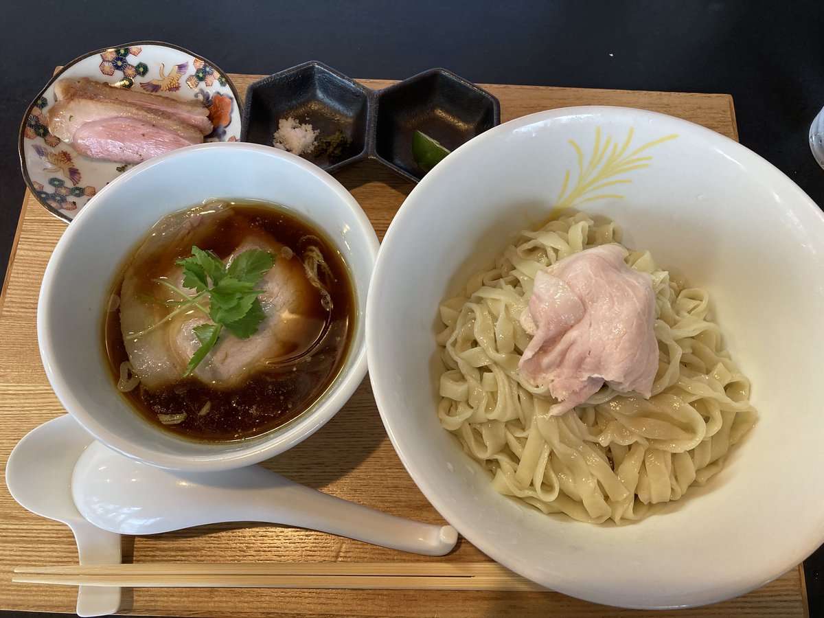 914Ll's tweet photo. 2026-80
麺処 おぐら
醤油つけ麺 手もみペラ麺
初のつけ麺！以前より食べたかったペラ麺が✨しかも手もみ🥺香りが抜群に良くて麺だけで半分以上食べてしまった😋つけ汁はバッチバチにキマッテる〜山椒のペーストで爽やかに！話たくさんできて楽しかったです！
ごちそうさまでした‼︎‼︎‼︎‼︎‼︎ https://t.co/mNucUHiHLg