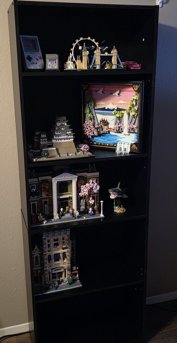 Coda9941's tweet photo. @SethC1995 it is super pretty! I have one of The Great Wave too, but I dont have a way to display that one yet lol

I did however make some space on the shelf for this one lol https://t.co/wPRBKwfh3z