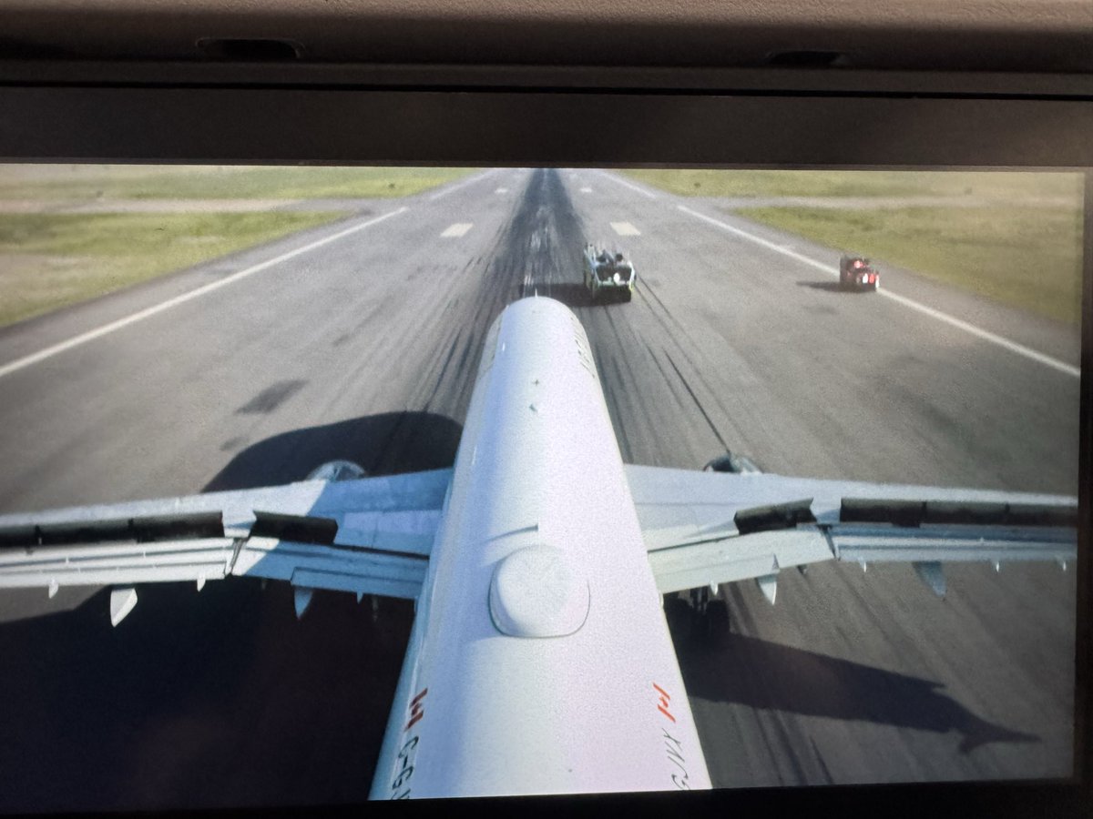 dmsjowett's tweet photo. Bird ingested by engine while accelerating for takeoff —AC flight 152 YYC to YYZ. Pilots were able to stop safely! #AirCanada #birdstrike https://t.co/0R76mueLUA