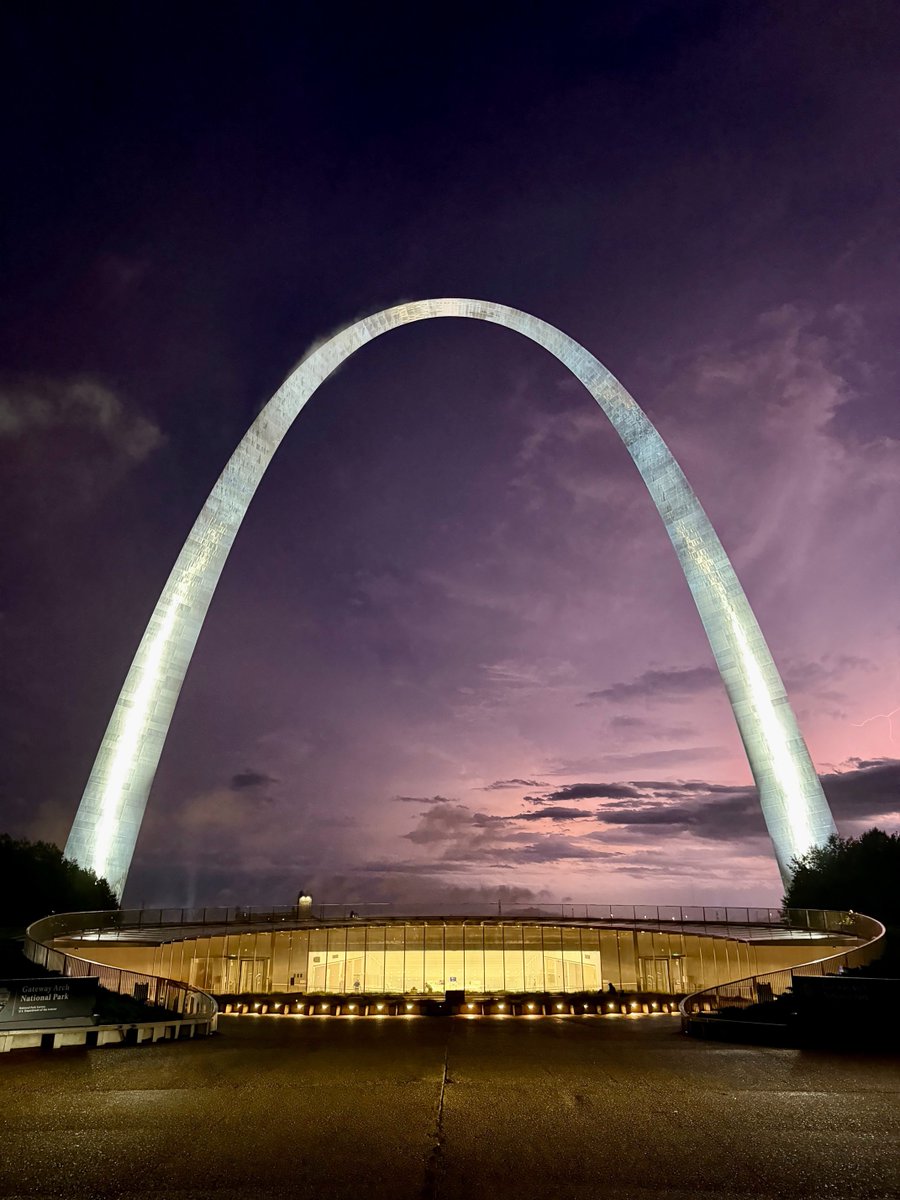 GatewayArchSTL's tweet photo. I'm the calm during a storm ⛈️

Did you know that I usually am struck by lightning multiple times each year? I was built with a series of lightning rods on top which are grounded directly into bedrock. https://t.co/65lWlJHBGy