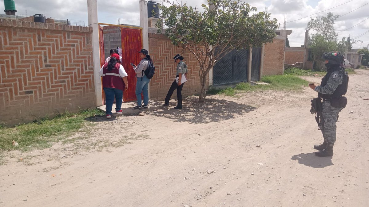 RocioBarcenaM's tweet photo. Esta semana realizamos jornada casa por casa en Los Limones #SLP. Llevamos Jornadas por la #Paz a la población que más lo necesita. Seguimos trabajando para la transformación bajo el liderazgo de @Claudiashein @rosaicela_ @SEGOB_mx https://t.co/BmdLaOWEGe