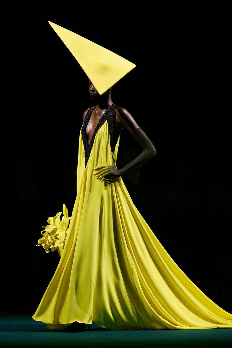 IvoryMali's tweet photo. “Child’s play” Robert Wun’s Fall/Winter 2026 Couture || I love how colorful shapes are incorporated into the collections like this. This is thinking outside the box on another level. https://t.co/rnulBUBvs0