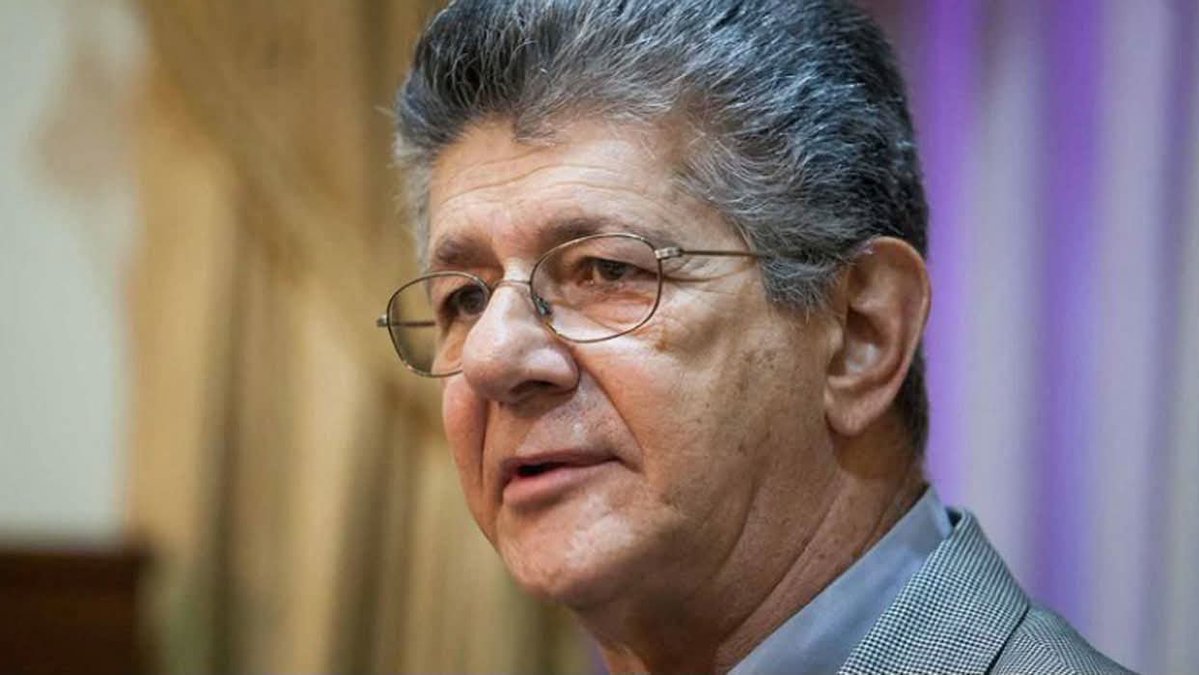 ElUniversal's tweet photo. Ramos Allup: "Trump no quiere a María Corina Machado ni a su equipo" | #EUVzla | #ElUniversal
https://t.co/WI7twVgOlb https://t.co/8cyQ13IrMM
