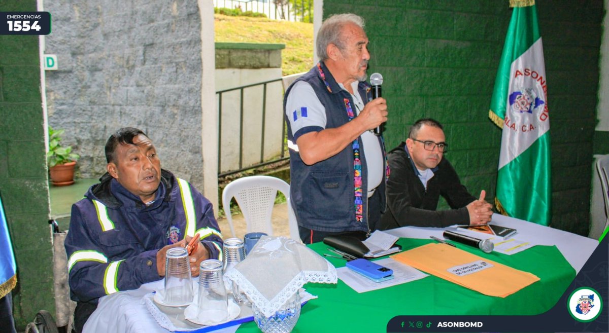 ASONBOMDGT's tweet photo. #BeneficioSocial 🚨
#BonoDeRiesgo 🧑‍🚒

Esta semana, la Asociación Nacional de Bomberos Municipales Departamentales (ASONBOMD) realizó la entrega del beneficio social "Bono de Riesgo", correspondiente al primer semestre del año 2026. Este incentivo beneficiará al personal que integra las 139 estaciones a nivel nacional: 958 bomberos de la guardia permanente y 242 bomberos de la guardia ad-honorem, para un total de 1,200 damas y caballeros bomberos beneficiados.

Este beneficio social ayudará a las familias de los bomberos a nivel nacional a cubrir sus gastos y necesidades básicas.

La entrega estuvo a cargo de miembros de la Junta Directiva, Gerencia General y personal administrativo de ASONBOMD, y se llevó a cabo en las 5 regiones del país:

📍 Oficinas Centrales de ASONBOMD, San Lucas Sacatepéquez (Región Central).
📍 Región de Santa Cruz del Quiché.
📍 Río Hondo, Zacapa (Región Oriente).
📍 San Miguel Sigüilá, Quetzaltenango (Región Occidente).
📍 Las Delicias, Quetzaltenango (Región Costa Sur).

#ASONBOMD