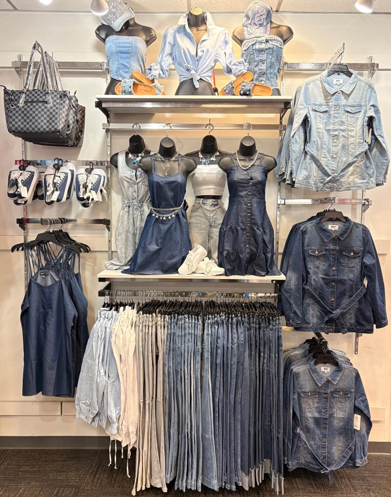 10_simply's tweet photo. Beautiful Fashions At Affordable Prices Are Always At Your Simply 10 Store! See Just A Few More Here https://t.co/d1sIy8uFqU And For All Store Addresses Go Here https://t.co/z1VhUo2m7V https://t.co/06ZQKLonhW